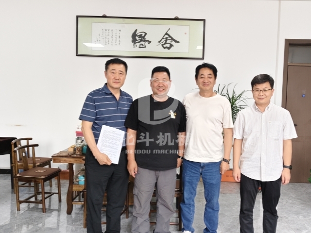 韩国客户定制!91香蕉视频官网机械猪粪91香蕉视频在线看机签约成功