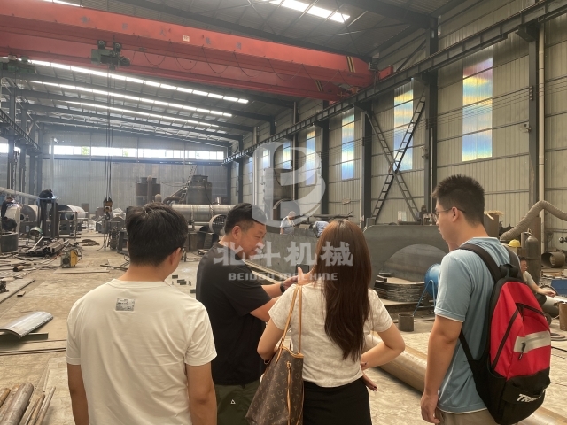 客户慕名而来实地考察我厂新型连续91香蕉视频在线看机